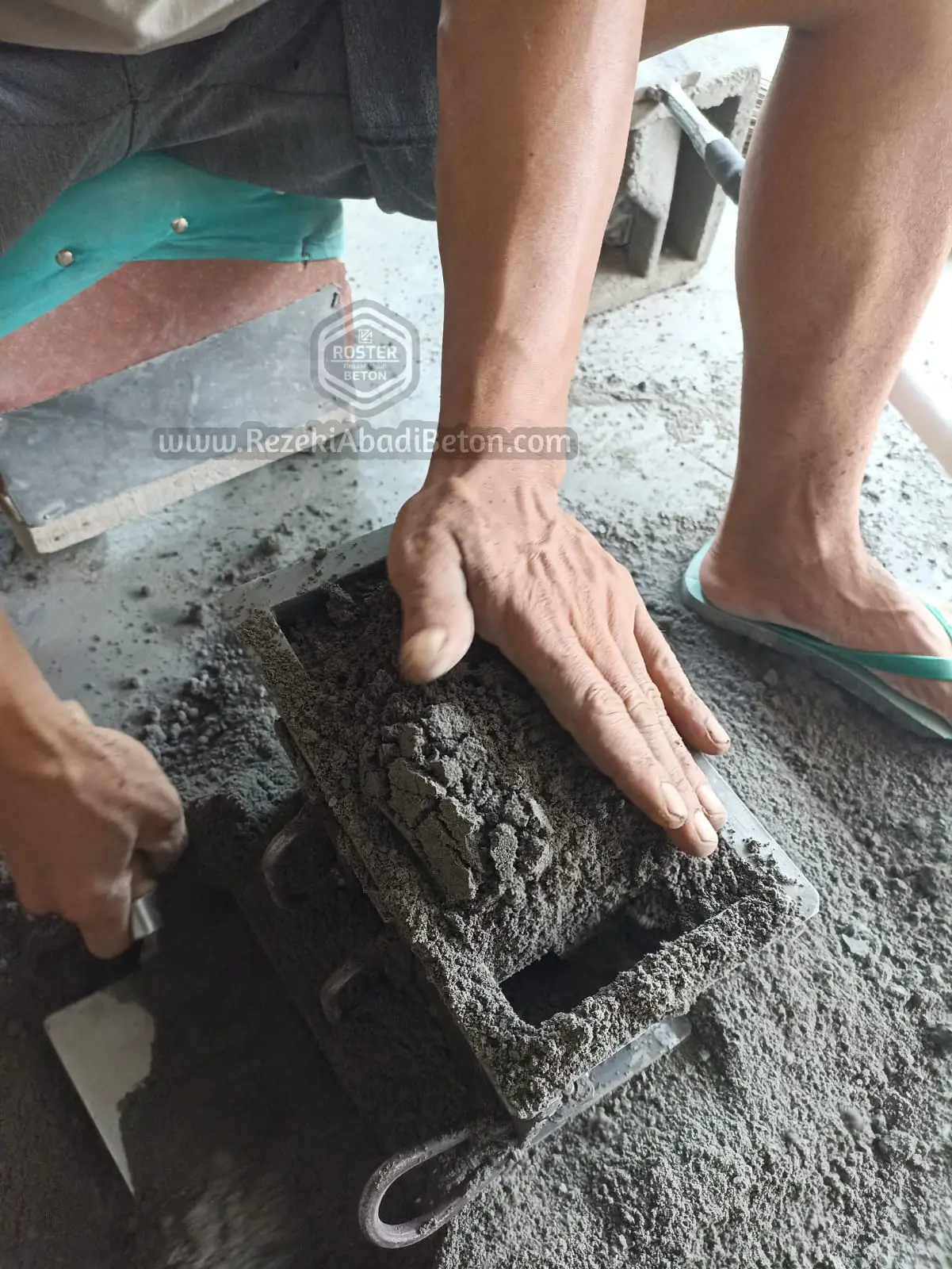 Roster Beton Kualitas Premium dari Pasir Merapi di RezekiAbadiBeton.com