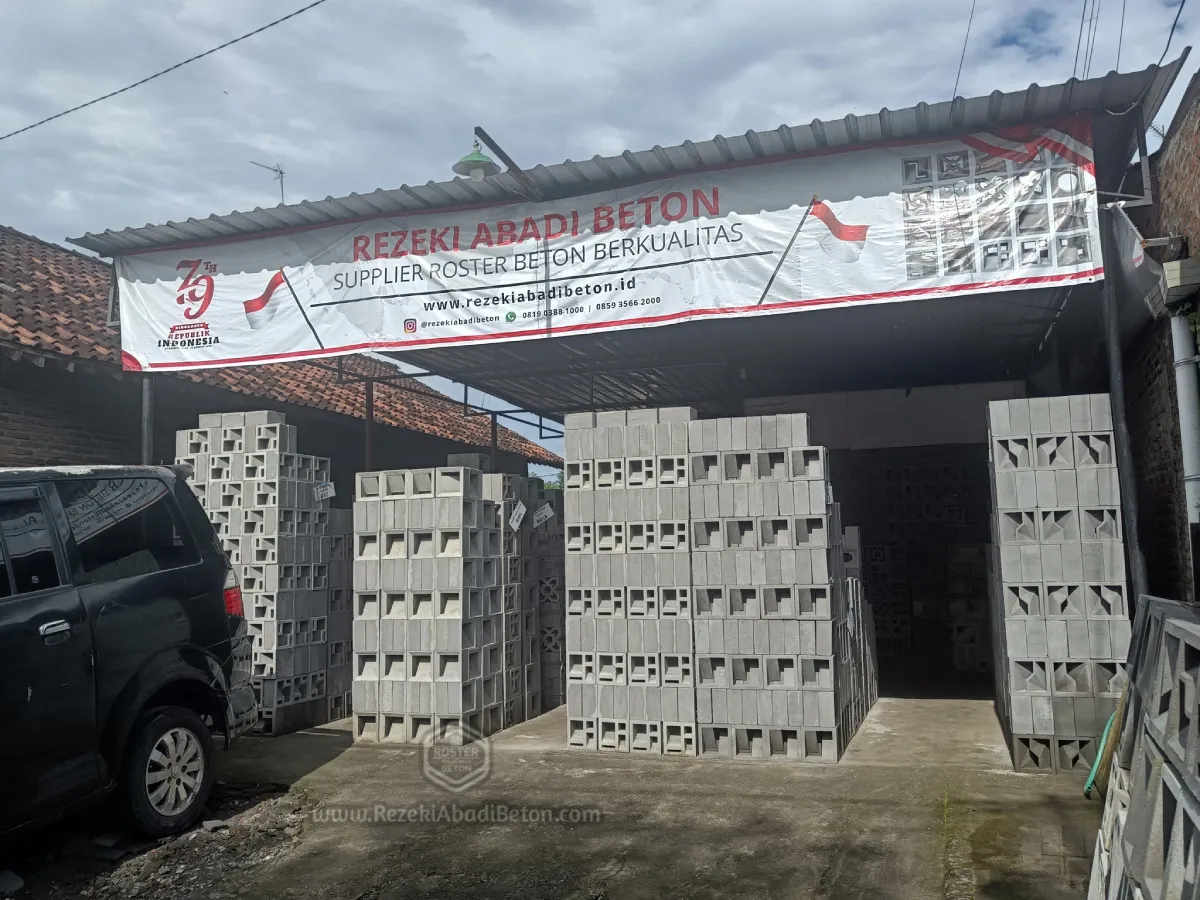 Tersedia lebih dari 80 motif roster beton yang bisa dipilih.